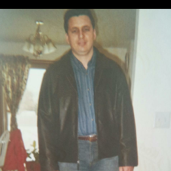 Single Albanian man in Chicago, Illinois, United States