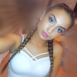 Single Albanian woman in New York, New York, United States
