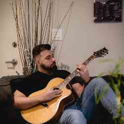 Single Albanian man in Chicago, Illinois, United States