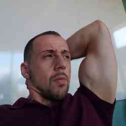 Single Albanian man in Chicago, Illinois, United States