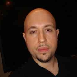 Single Albanian man in Chicago, Illinois, United States