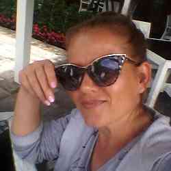 Single Albanian woman in Qarku i Elbasanit, Albania