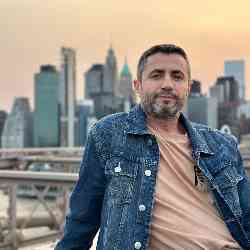 Single Albanian man in New York, New York, United States