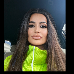 Single Albanian woman in Philadelphia, Pennsylvania, United States