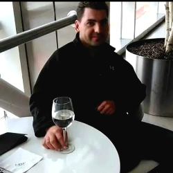 Single Albanian man in Chicago, Illinois, United States