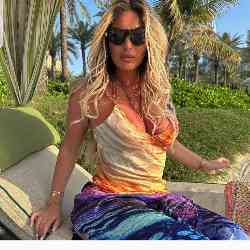 Single Albanian woman in Sydney, New South Wales, Australia