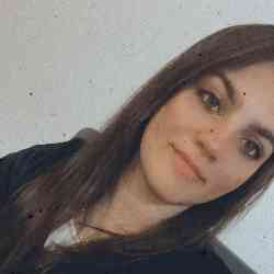 Single Albanian woman in Toronto, Ontario, Canada