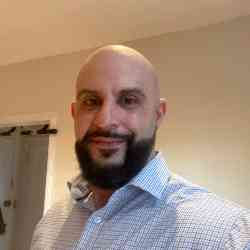 Single Turkish man in New York, New York, United States