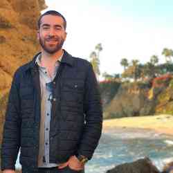 Single Turkish man in New York, New York, United States