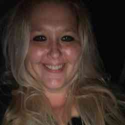 Single Turkish woman in New York, New York, United States