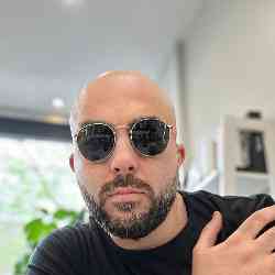 Single Turkish man in New York, New York, United States
