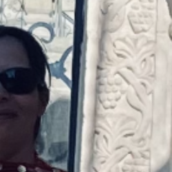 Single Turkish woman in Paris, Île-de-France, France