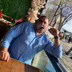 Single Turkish man in Chicago, Illinois, United States