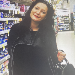 Single Turkish woman in New York, New York, United States