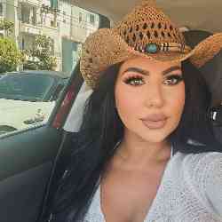 Single Turkish woman in Los Angeles, CA, United States