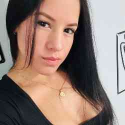 Single Turkish woman in New York, NY, United States