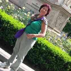 Single Turkish woman in New York, NY, United States