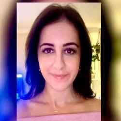 Single Turkish woman in London, UK, United Kingdom