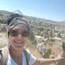 Single Turkish woman in Paris, France, France