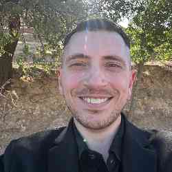 Single Turkish man in Istanbul, İstanbul, Turkey