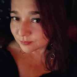 Single Turkish woman in Melbourne, VIC, Australia