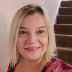 Single Turkish woman in Woodley, Reading, United Kingdom