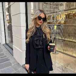 Single Turkish woman in London, Birleşik Krallık, United Kingdom