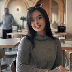 Single Turkish woman in Istanbul, İstanbul, Turkey