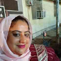 Single Turkish woman in Mumbai, Maharashtra, India