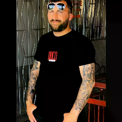 Single Turkish man in Kirkcaldy, Regatul Unit, United Kingdom