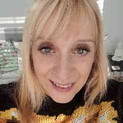 Single Turkish woman in London Borough of Havering, UK, United Kingdom