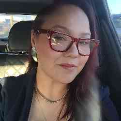 Single Turkish woman in Winnipeg, MB, Canada