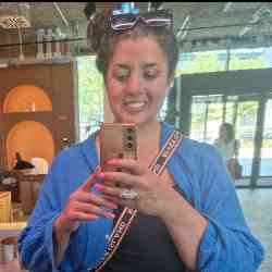 Single Turkish woman in Waltham Abbey, UK, United Kingdom
