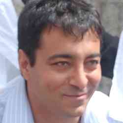 Single Turkish man in Paris, France, France