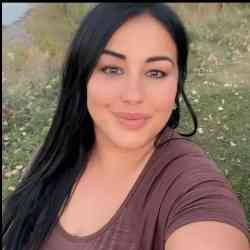 Single Turkish woman in Toronto, Ontario, Canada