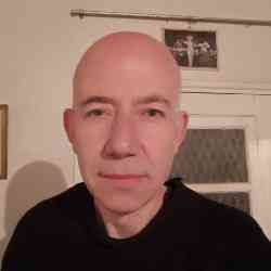 Single Turkish man in London, United Kingdom