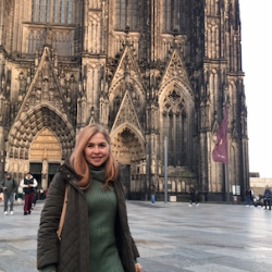 Single Turkish woman in Frankfurt am Main, Deutschland, Germany