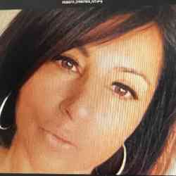 Single Turkish woman in London, England, United Kingdom