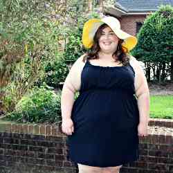 Single Turkish woman in London, England, United Kingdom