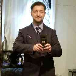 Single Turkish man in New York, New York, United States