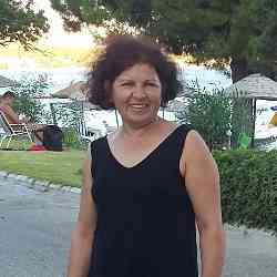 Single Turkish woman in New York, New York, United States