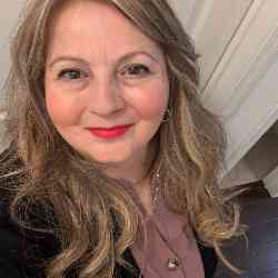 Single Armenian woman in Toronto, Ontario, Canada