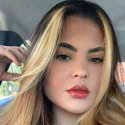 Single Armenian woman in Boston, Massachusetts, United States