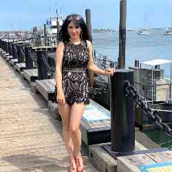 Single Armenian woman in Boston, Massachusetts, United States