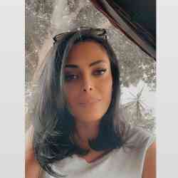 Single Armenian woman in Los Angeles, California, United States