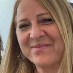 Single Armenian woman in Glendale, California, United States