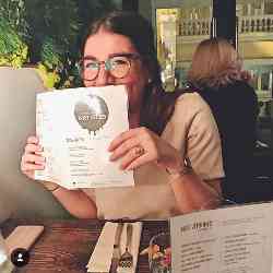 Single Armenian woman in Paris, Île-de-France, France