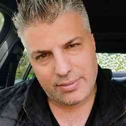 Single Armenian man in Boston, Massachusetts, United States