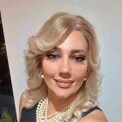 Single Armenian woman in London, England, United Kingdom