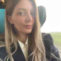 Single Armenian woman in Paris, Île-de-France, France